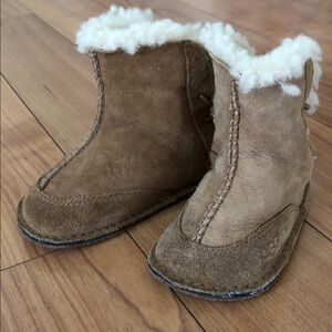 Toddler Ugg boots size Small